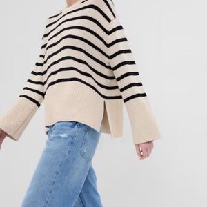GAP Cream and Black Big Sleeve Knit Sweater